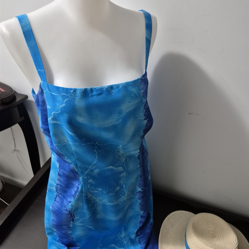 Elegant Ocean Blue Midi Dress